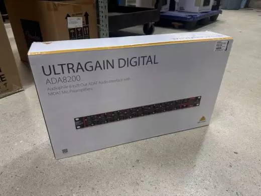 Behringer - ADA8200 2